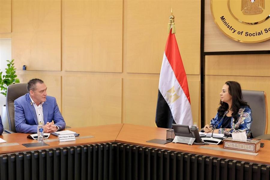 وزيرة التضامن تبحث مع أوتوبوك الألمانية توطين صناعة الأطراف الصناعية
